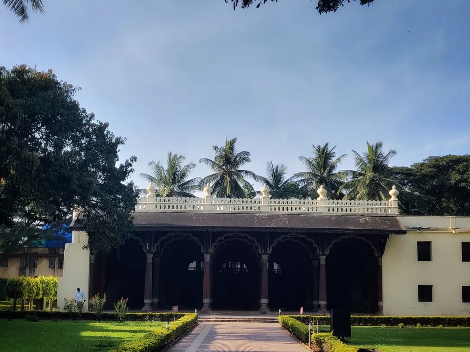 Photo of Tipu Sultan's Summer Palace, Tippu Sultan Palace Road, Chamrajpet, Bengaluru, Karnataka, India by The Saiyan Prince