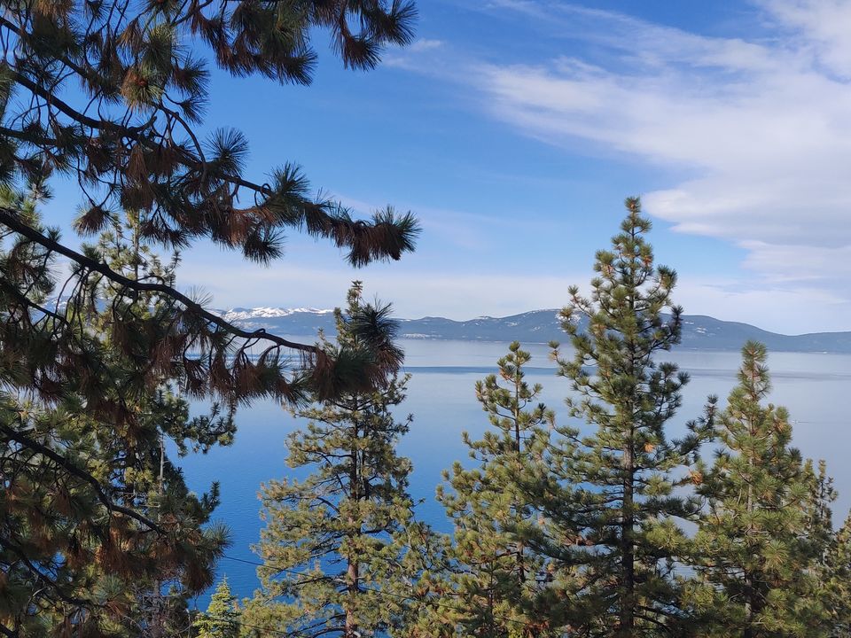 Photo of Lake Tahoe, United States by Santhosh Thiyagarajan