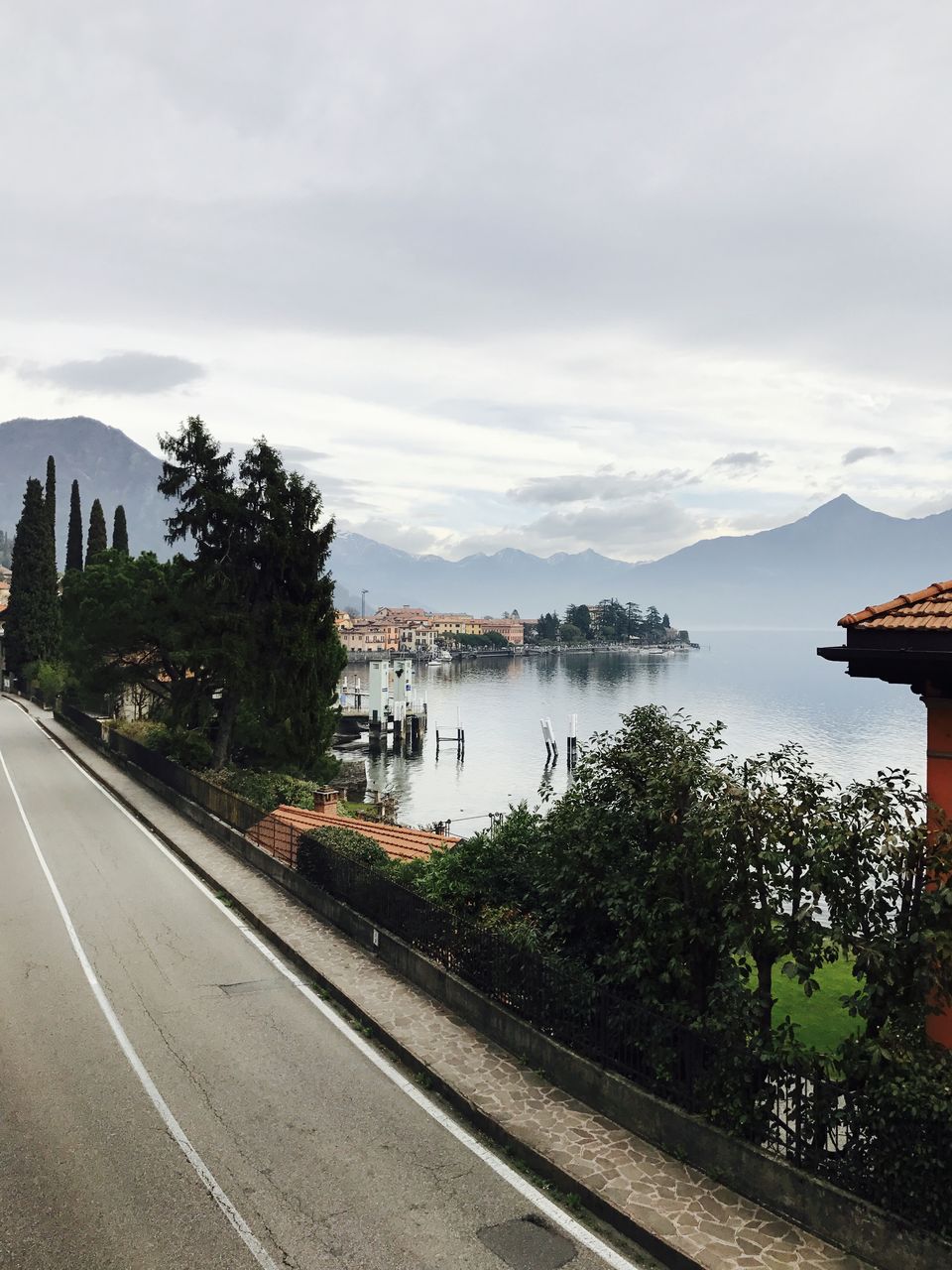 Photo of Here's Why Lake Como Must be in your Italy Itinerary 13/14 by Abinaya Mylsamy