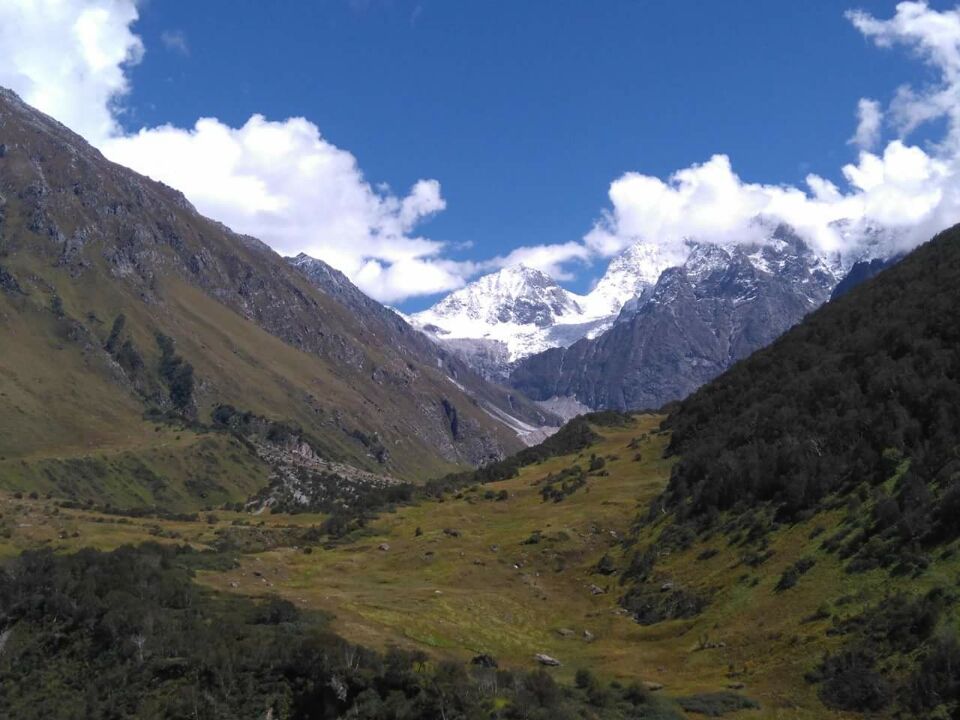 Photo of Valley of Flowers National Park, Chamoli, Uttarakhand, India by Manali J
