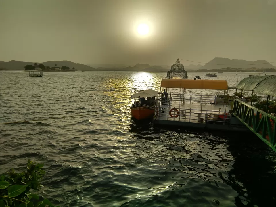 Photo of Lake Pichola, Pichola, Udaipur, Rajasthan, India by Kshitij Guglani