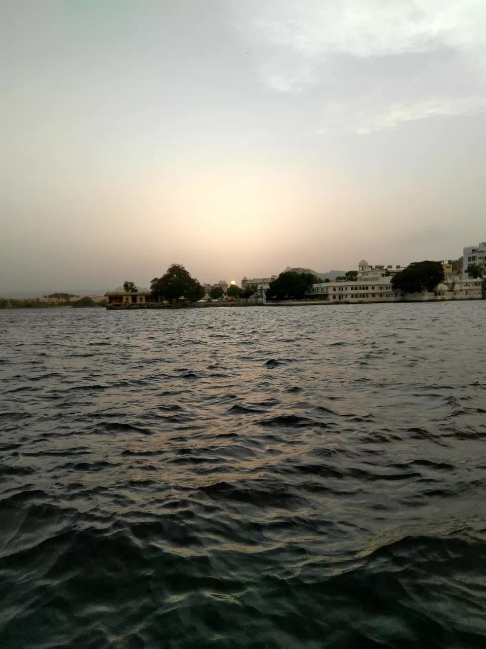 Photo of Lake Pichola, Pichola, Udaipur, Rajasthan, India by Kshitij Guglani
