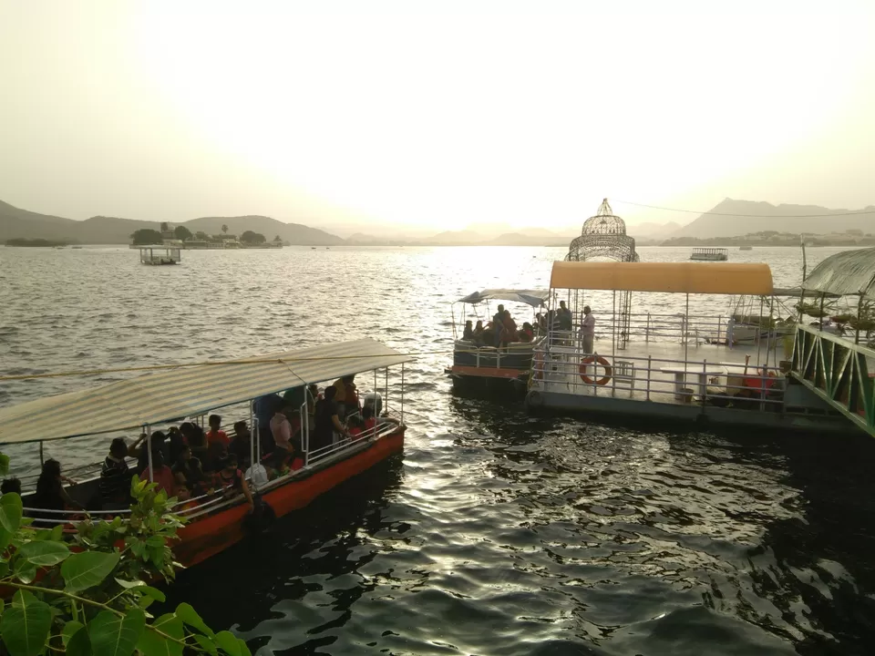 Photo of Lake Pichola, Pichola, Udaipur, Rajasthan, India by Kshitij Guglani