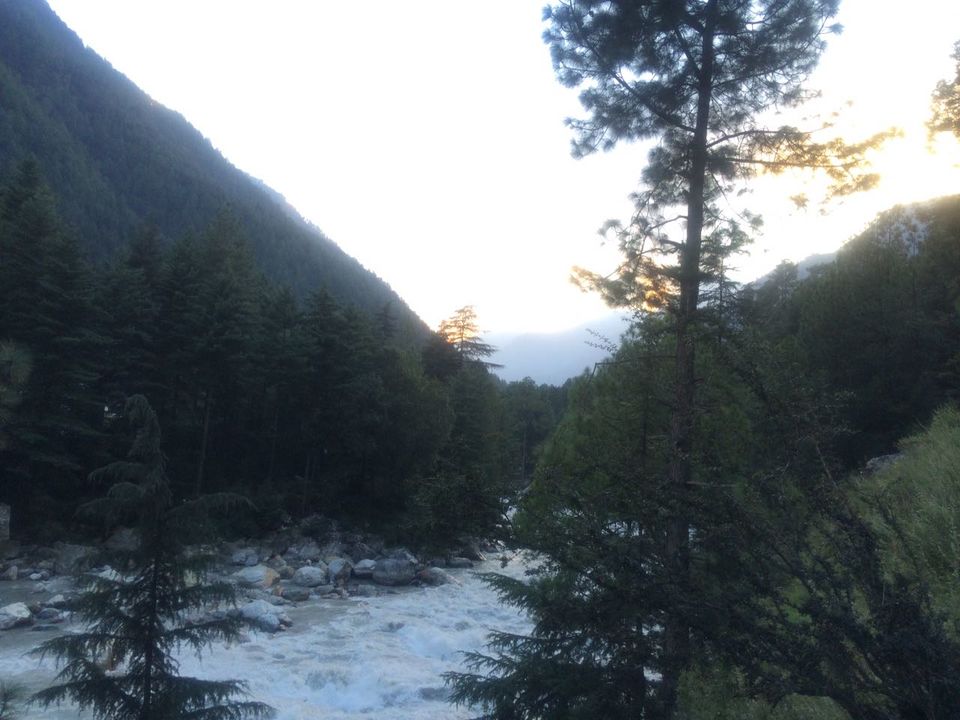 Photo of Adventurous and Mesmerizing Kheerganga Treck, starting from Kasol upto Hot Spring of Parvati Kund 10/10 by Vinita Sharma