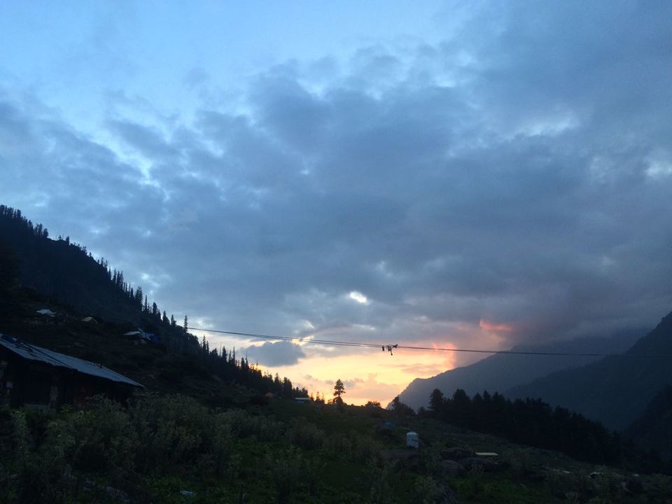 Photo of Adventurous and Mesmerizing Kheerganga Treck, starting from Kasol upto Hot Spring of Parvati Kund 9/10 by Vinita Sharma