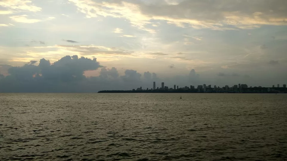 Photo of Queens Necklace, Nariman Point, Mumbai, Maharashtra, India by Akul Bajaj