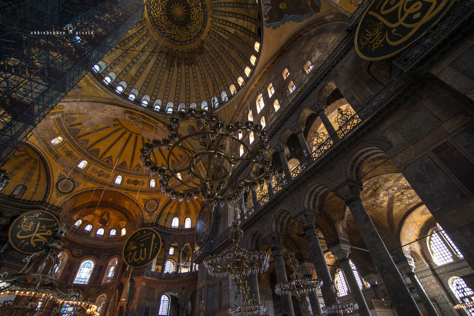Photo of Sultan Ahmet Mahallesi, Hagia Sophia Museum, Ayasofya Meydanı, Fatih/Istanbul, Turkey by Abhishek Dey