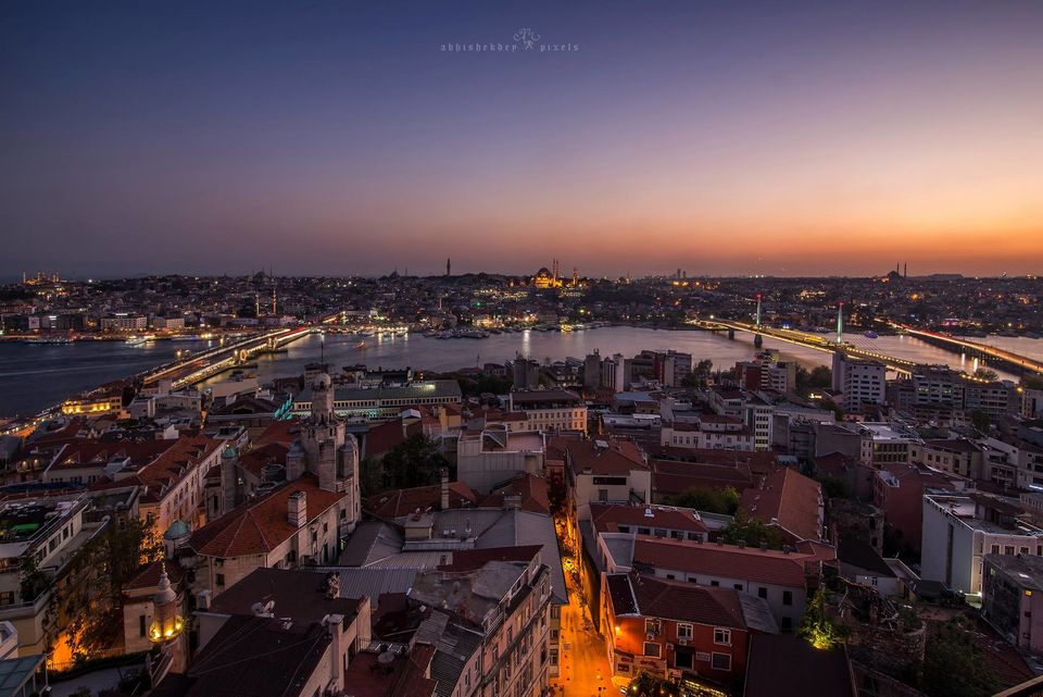 Photo of Bereketzade Mahallesi, Galata Tower, Galata Kulesi Sokak, Beyoğlu/Istanbul, Turkey by Abhishek Dey