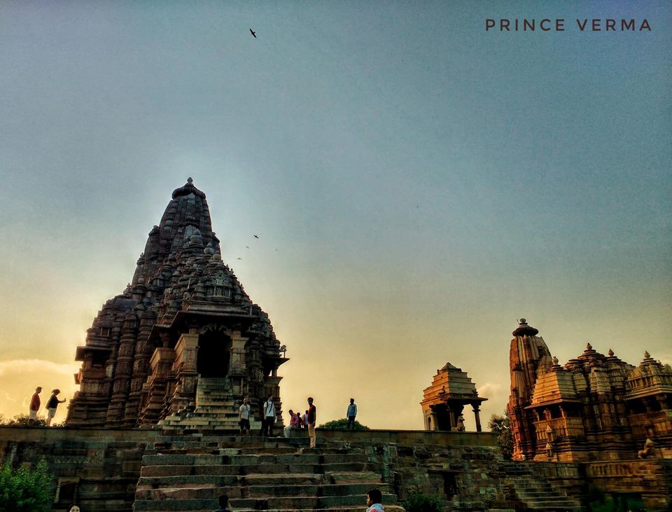 Photo of आखिर क्यों बनी है, कामुक मूर्तियां खजुराहो के मंदिरों में। by Prince Verma