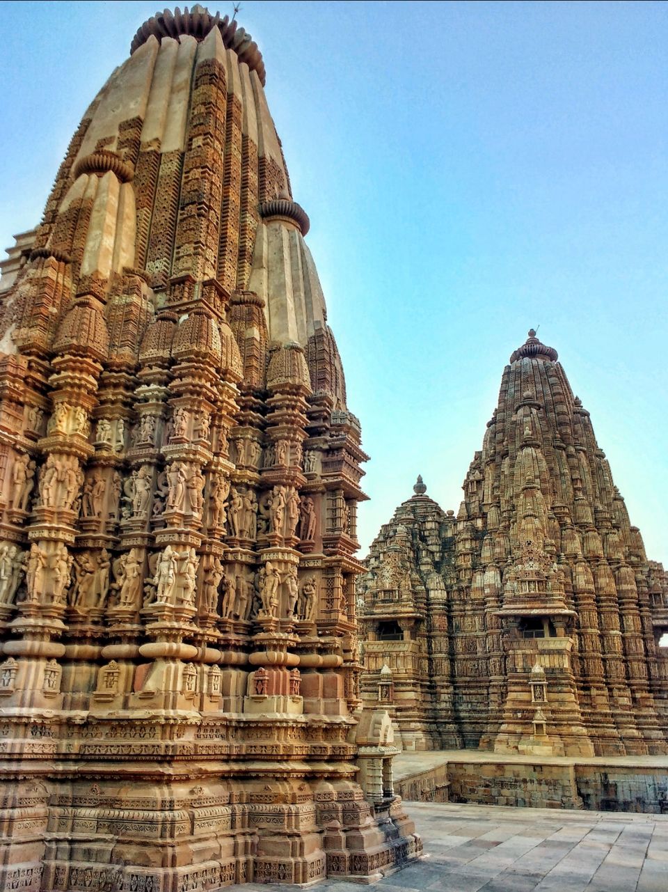Photo of आखिर क्यों बनी है, कामुक मूर्तियां खजुराहो के मंदिरों में। by Prince Verma