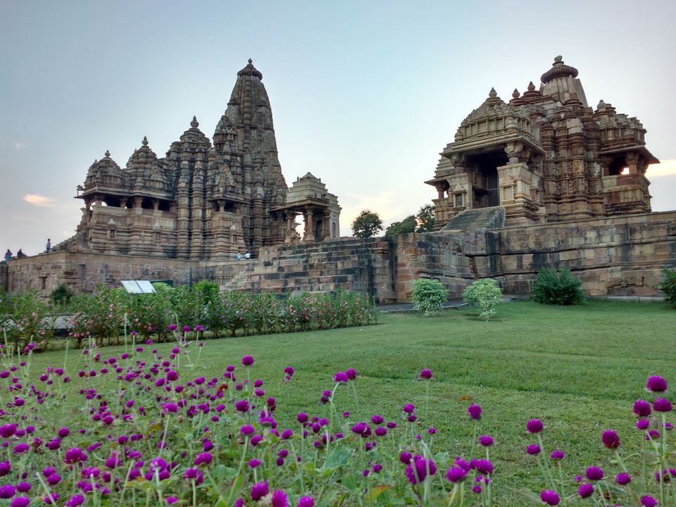Photo of आखिर क्यों बनी है, कामुक मूर्तियां खजुराहो के मंदिरों में। by Prince Verma
