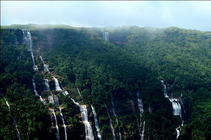 Photo of Nohsngithiang Falls, Meghalaya, India by Prince Verma