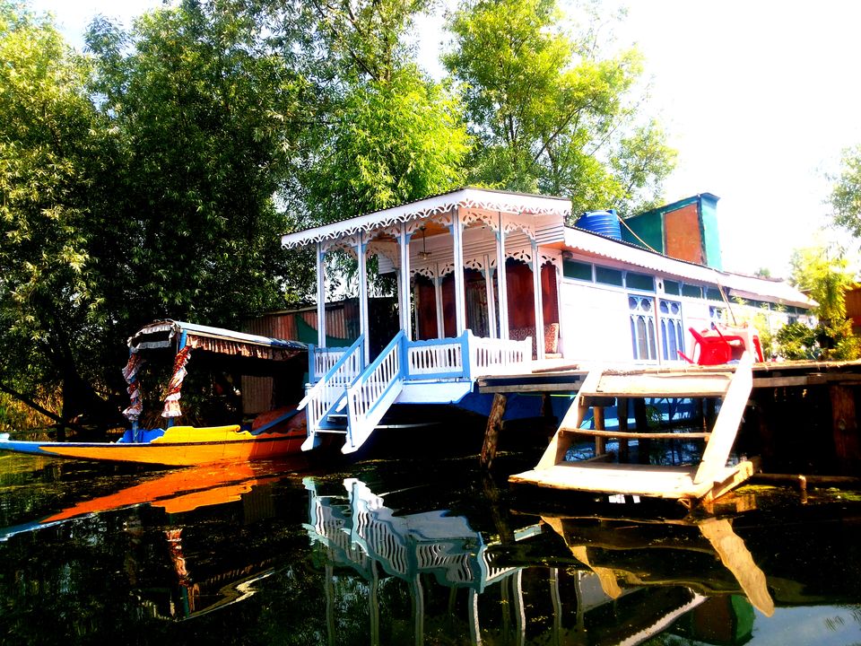 Photo of Welcome To Shamus Maqbool Group Of Houseboats Srinagar. Welcome Houseboats Shamus Maqbool is one 7/16 by Shamus Maqbool Group Of Houseboat