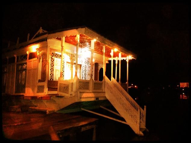 Photo of Welcome To Shamus Maqbool Group Of Houseboats Srinagar. Welcome Houseboats Shamus Maqbool is one 12/16 by Shamus Maqbool Group Of Houseboat