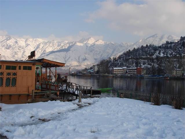 Photo of Welcome To Shamus Maqbool Group Of Houseboats Srinagar. Welcome Houseboats Shamus Maqbool is one 15/16 by Shamus Maqbool Group Of Houseboat