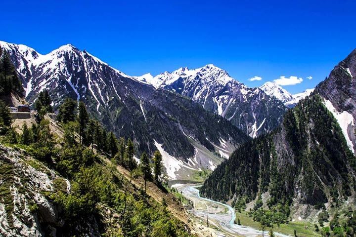 Photo of Manali snow at Rotang pass by Sourav Lodh