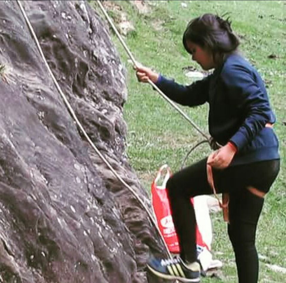 Photo of #TripotoTakeMeToSandakhpu Everything is better in the mountains❤ by Grishma Jaisinghani