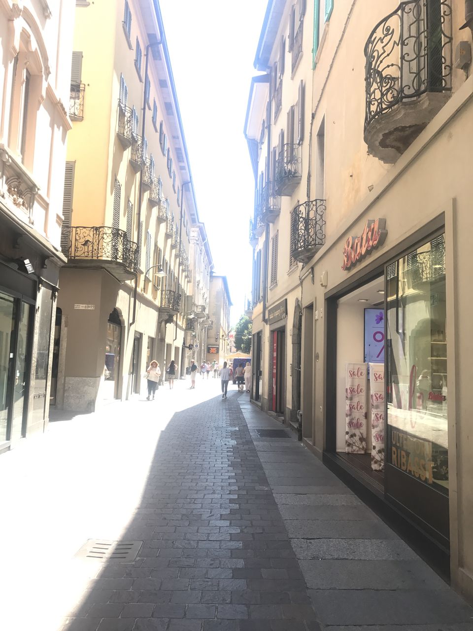 Photo of Solo roads & melting gelato by Priyanka Nahata