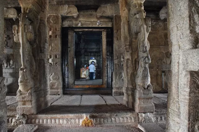Photo of Lepakshi Veerabhadra Swamy Temple (లేపాక్షి), Lepakshi Temple Road, Lepakshi, Andhra Pradesh, India by Abhinav Ranjan