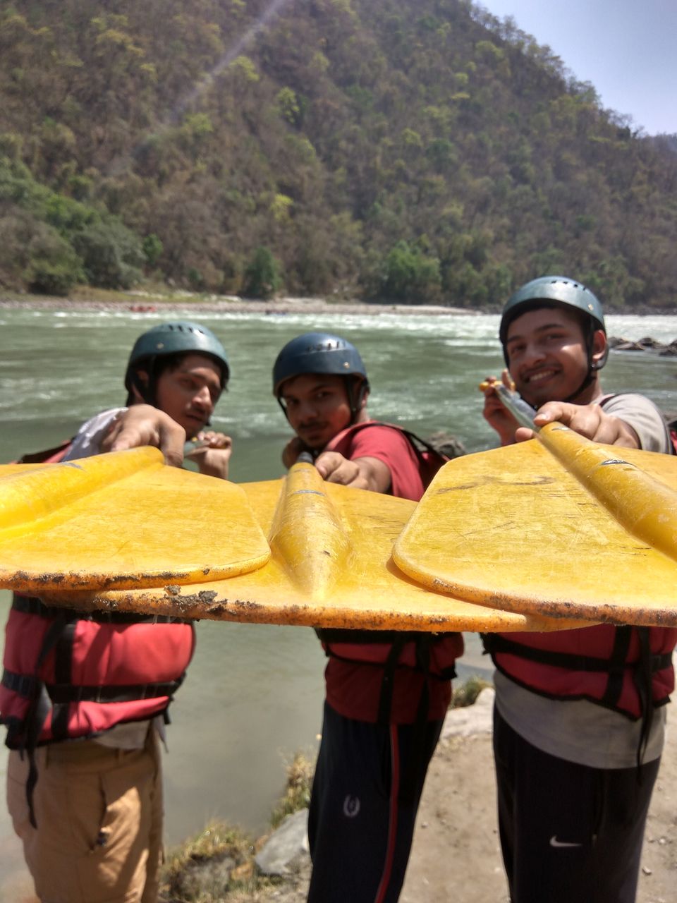 Photo of A budget Traveler's Guide to Rafting in Rishikesh ! 1/1 by Ayush Maheshwari