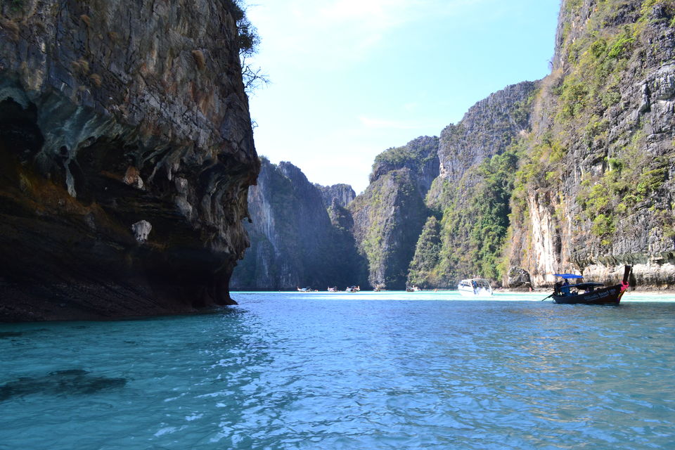 Photo of A day trip to Phi Phi Islands 2/8 by Sauvik Sinhababu