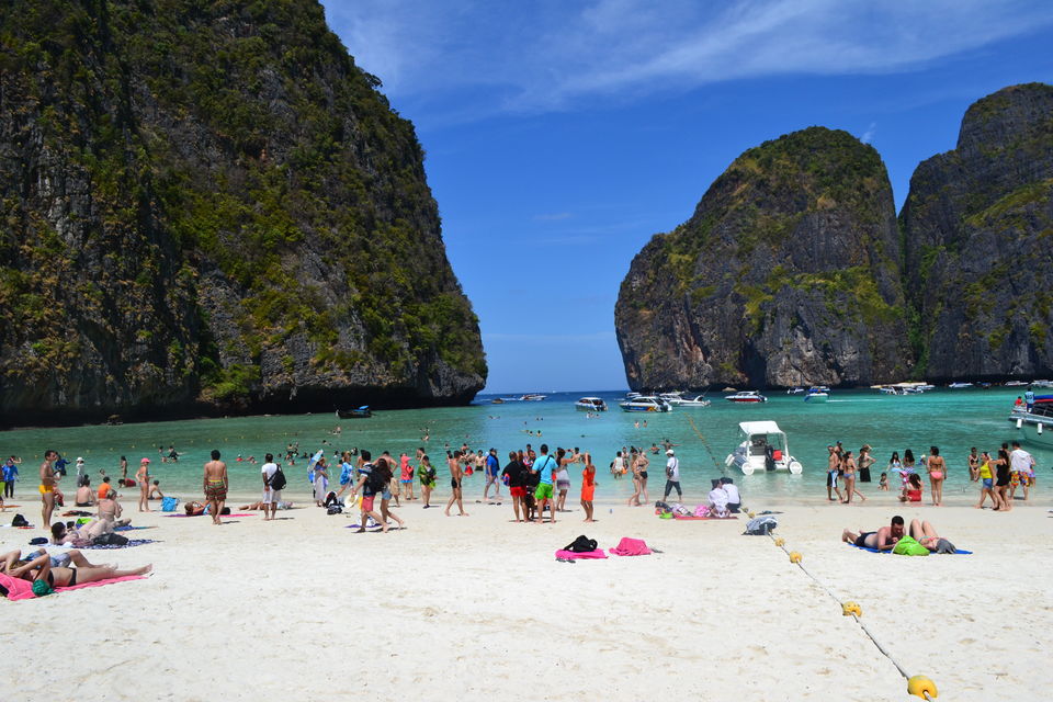 Photo of A day trip to Phi Phi Islands 4/8 by Sauvik Sinhababu