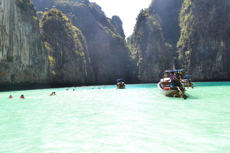 Photo of A day trip to Phi Phi Islands 6/8 by Sauvik Sinhababu