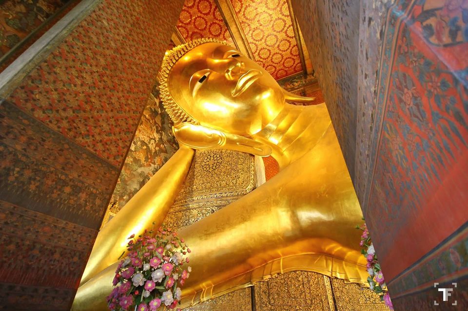 Photo of Wat Pho Bangkok Thailand by Swagat Mohapatra
