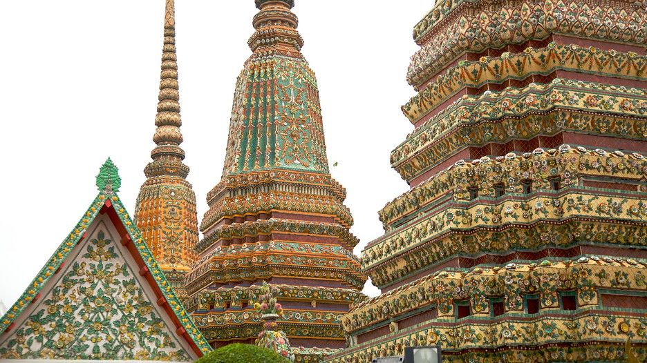 Photo of Wat Pho Bangkok Thailand by Swagat Mohapatra