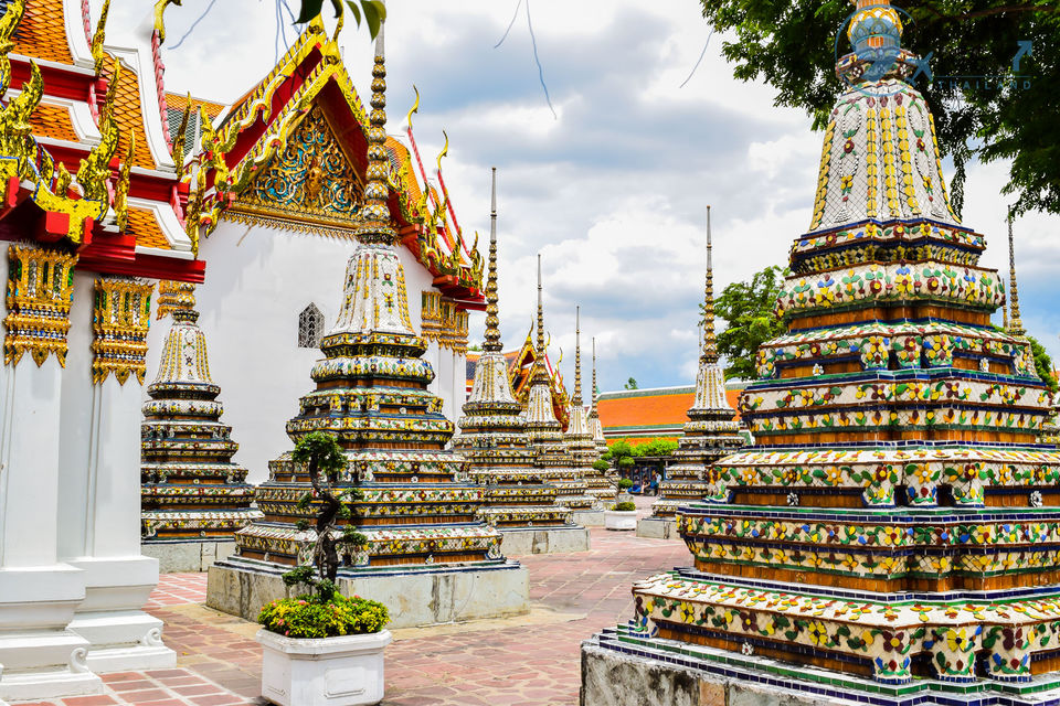 Photo of Wat Pho Bangkok Thailand by Swagat Mohapatra