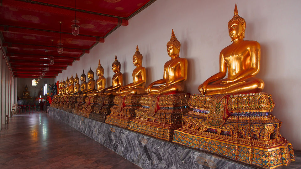 Photo of Wat Pho Bangkok Thailand by Swagat Mohapatra