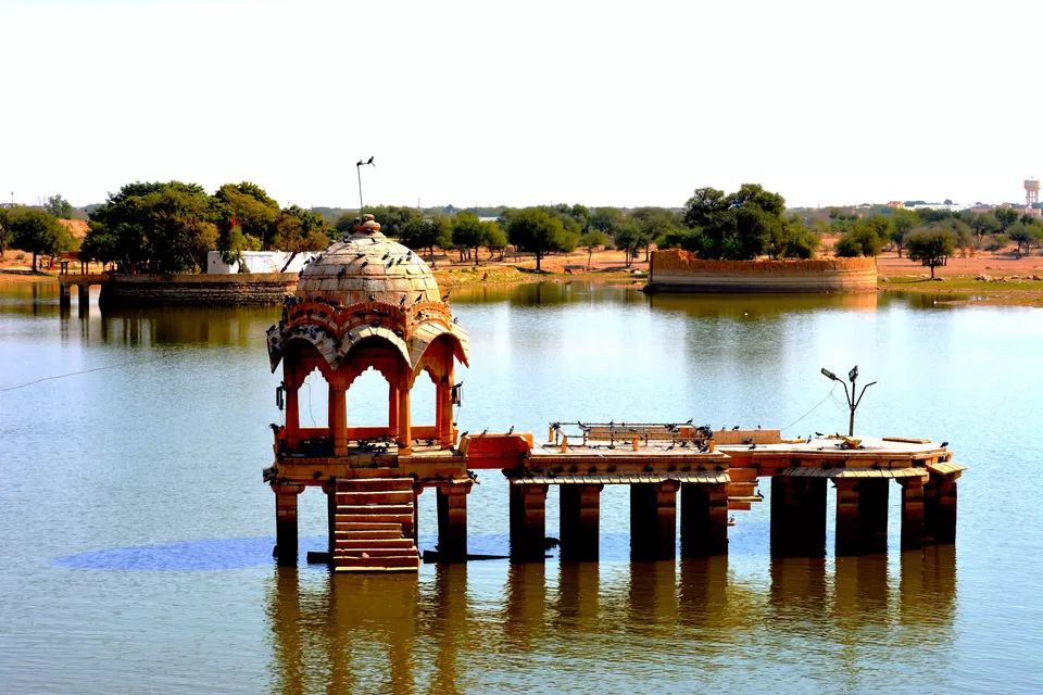 Photo of Gadisar Lake, Postal Colony, Jaisalmer, Rajasthan, India by Sabyasachi Mukherjee