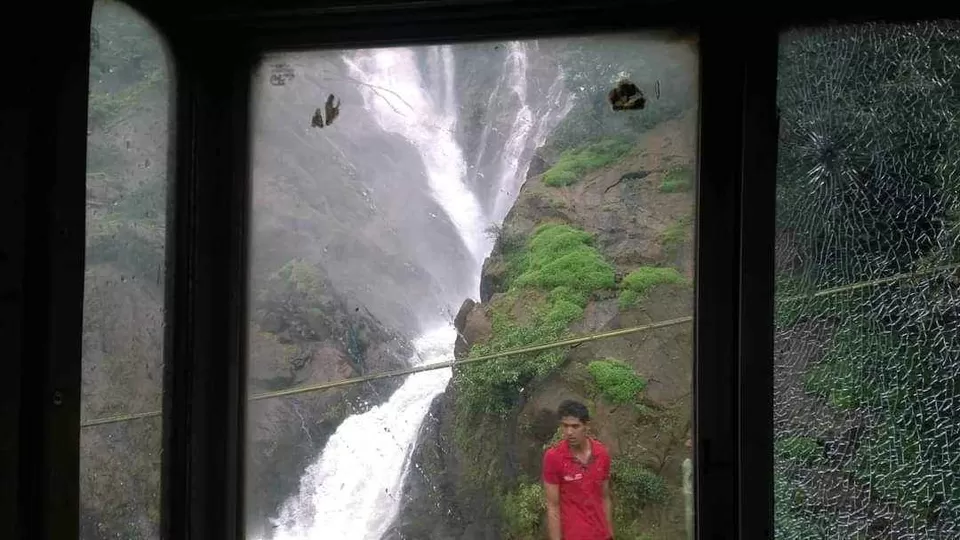 Photo of Dudhsagar Falls Railway Bridge, DoodhSagar Waterfalls Trail, Sonaulim, Goa, India by KatchuTravels