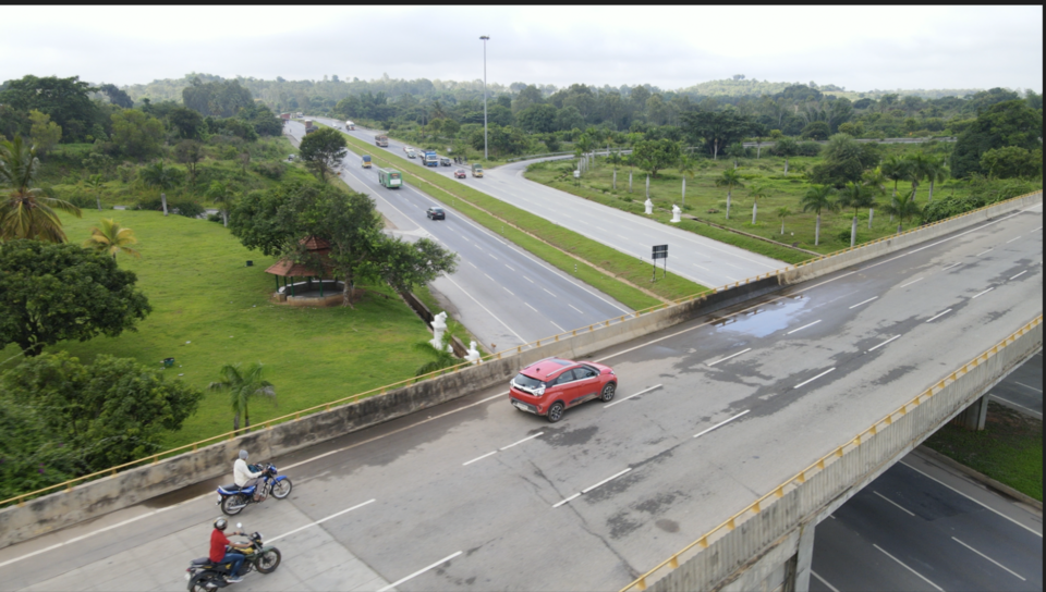 Photo of NICE Road Cloverleaf Junction, Bengaluru, Karnataka, India by KatchuTravels
