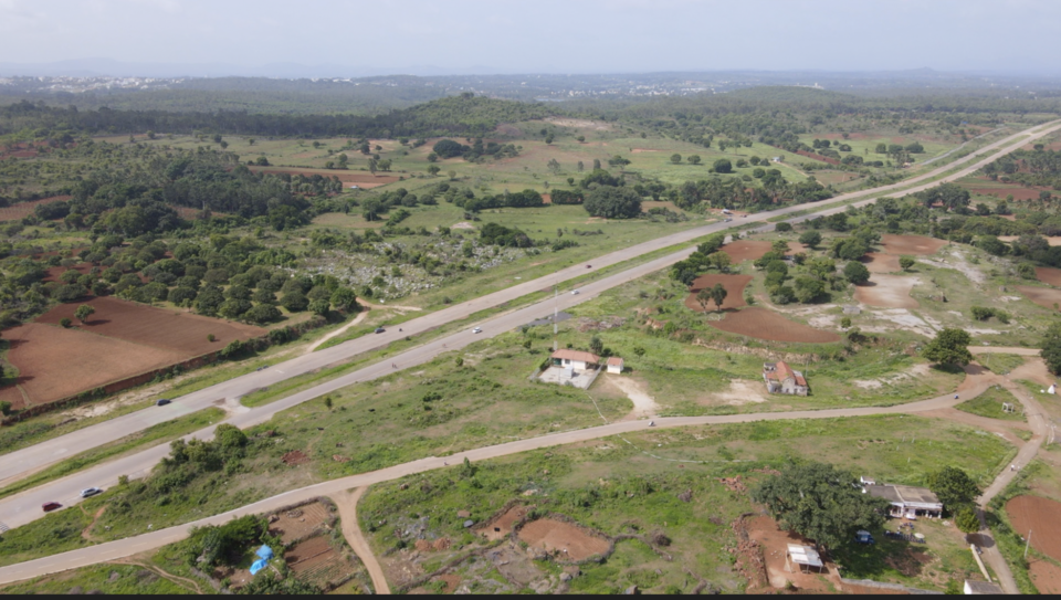 Photo of NICE Road Cloverleaf Junction, Bengaluru, Karnataka, India by KatchuTravels