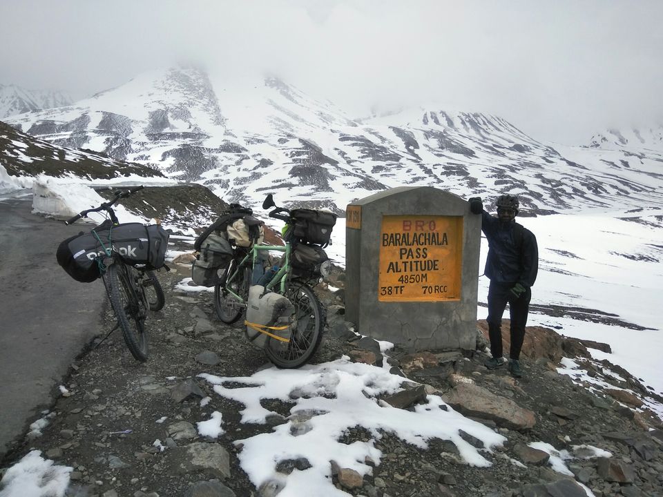 Photo of Baralacha La Pass, Lahaul And Spiti, Himachal Pradesh, India by Ravinder Bishnoi