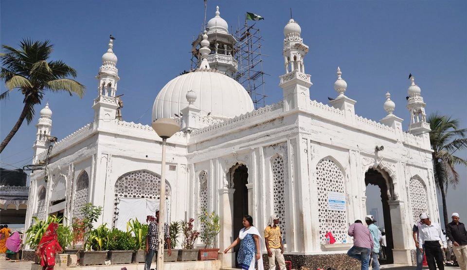 Photo of 8 Interesting Things You Didn’t Know About Haji Ali Dargah! by Jarvis