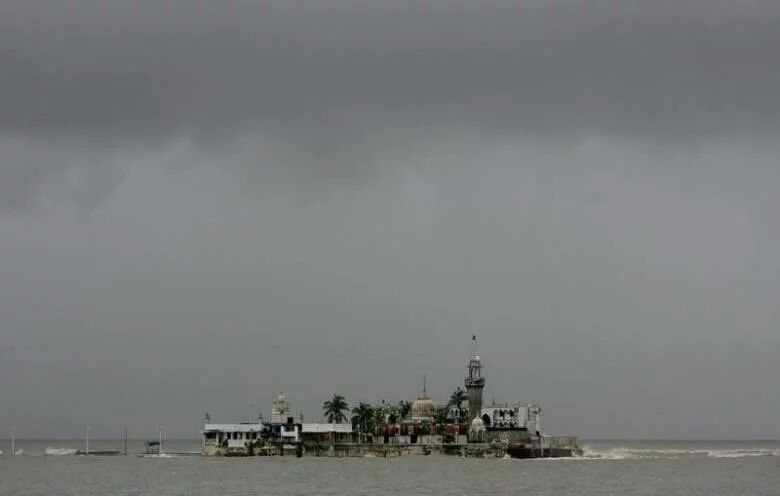 Photo of 8 Interesting Things You Didn’t Know About Haji Ali Dargah! by Jarvis