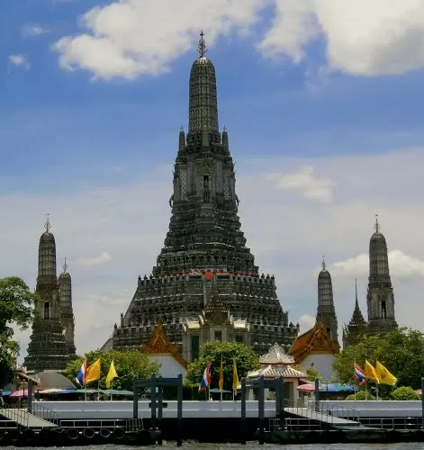 Photo of Wat Arun Bangkok Thailand by theboardroombackpackers
