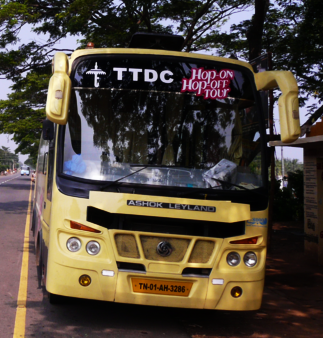 Photo of Hop on Hop off buses : Cheapest way to explore tourist destinations in India 2/2 by Do Ghumakkad