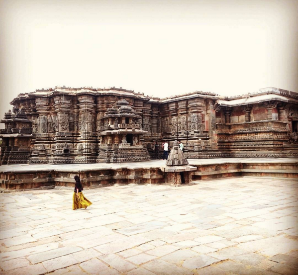 Photo of A glimpse of Hoysala architecture : Belur and Halebid 1/4 by Do Ghumakkad