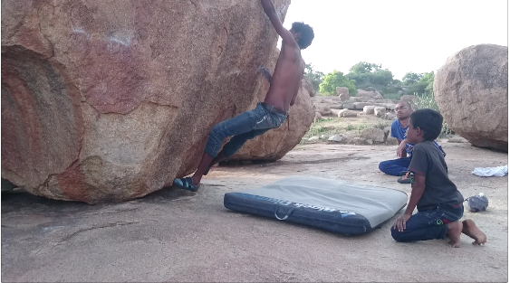 Photo of India's Bouldering Capital Hampi 3/4 by Do Ghumakkad