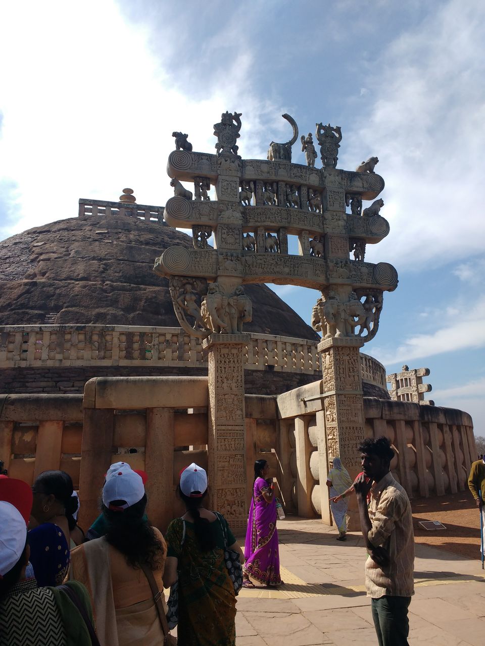 Photo of The Great Stupa at Sanchi : The oldest stone structure in India 1/3 by Do Ghumakkad