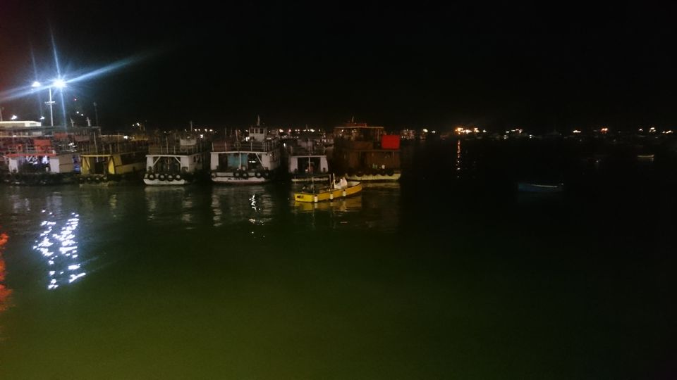Photo of Mumbai at midnight from an outsiders eye 1/5 by Do Ghumakkad