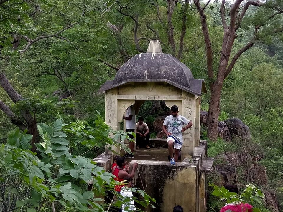 Photo of Trekking, camping, wildlife and waterfalls near second largest wall of world in Kumbhalgarh by Jimish Parekh