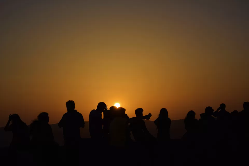 Photo of Catch that fairy tale Sun rising up & going down in The City of Lakes by Jimish Parekh
