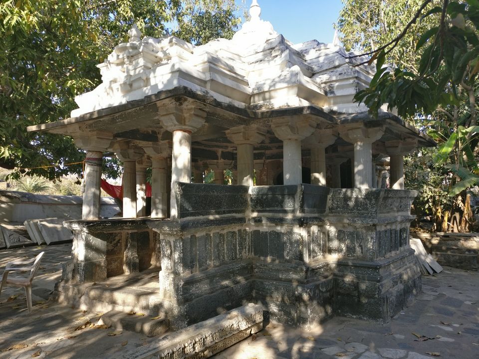 Photo of Sing a song of happiness at beautiful hill station of Rangeelo Rajasthan. by Jimish Parekh