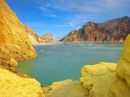 Photo of Kawah Ijen, Kalianyar, East Java, Indonesia by Badari Deshpande