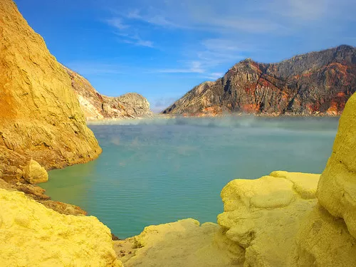 Photo of Kawah Ijen, Kalianyar, East Java, Indonesia by Badari Deshpande