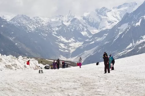 Photo of Rohtang Pass, Lahaul And Spiti, Himachal Pradesh, India by Badari Deshpande
